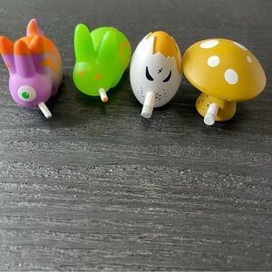 Kidrobot Frank Kozik Vinyl Smorking Labbit Figures